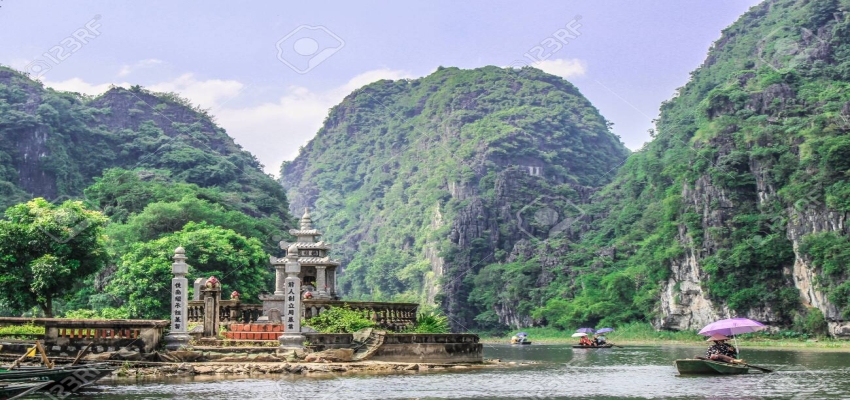 119549241-temple-in-ninh-binh-vietnam-11-05-2020-09-42-37.jpg